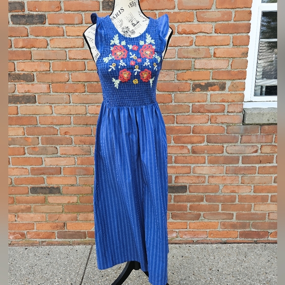 New Coco+ Jaimeson Smocked Bust Floral  Embroidered Boho A- Line Midi  Dress. - Picture 1 of 15